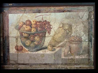 Stillleben mit Schalen von Früchten und Weinkrug, aus der Casa di Giulia Felice